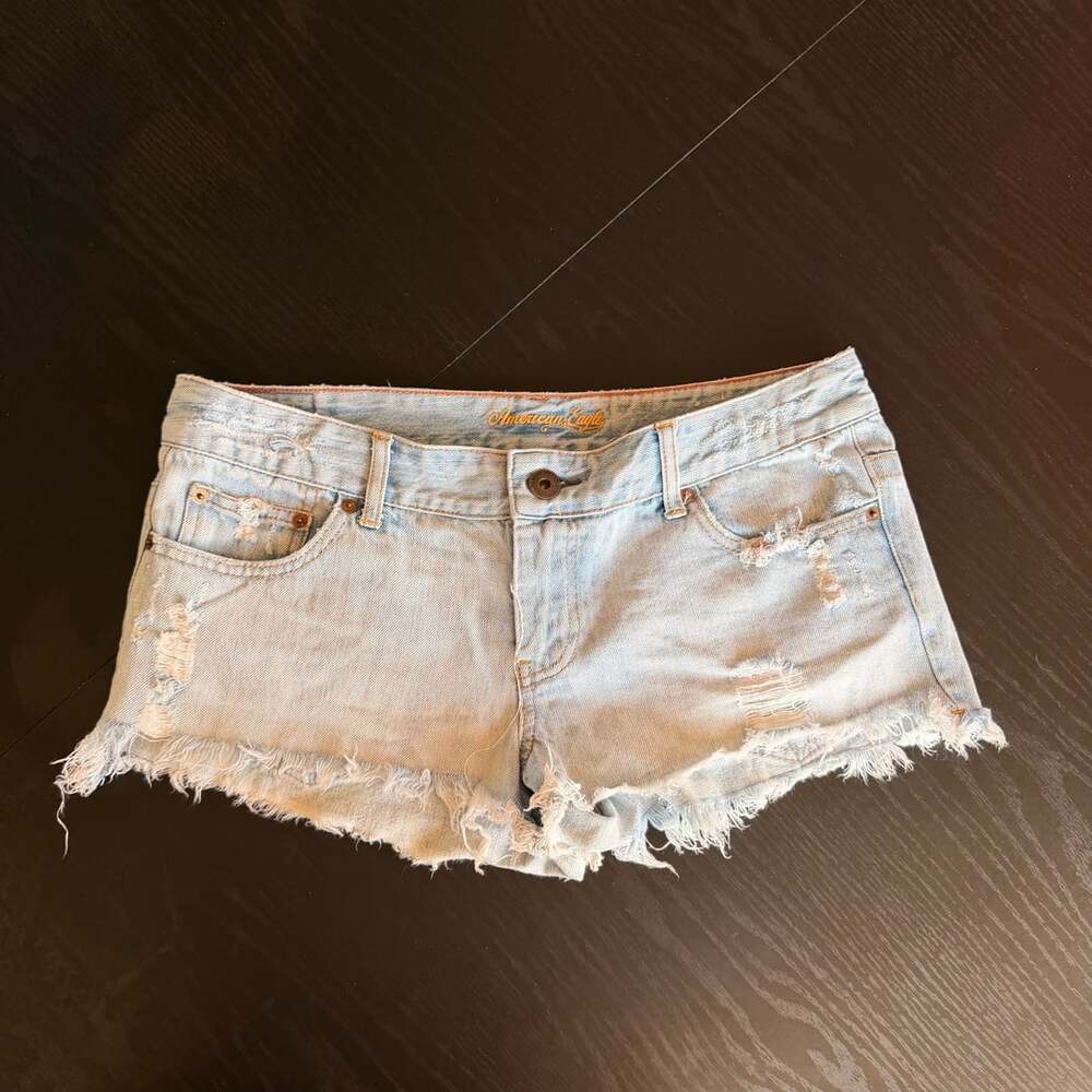 American Eagle Outfitters Low Rise Distressed Denim Shorts Size 8